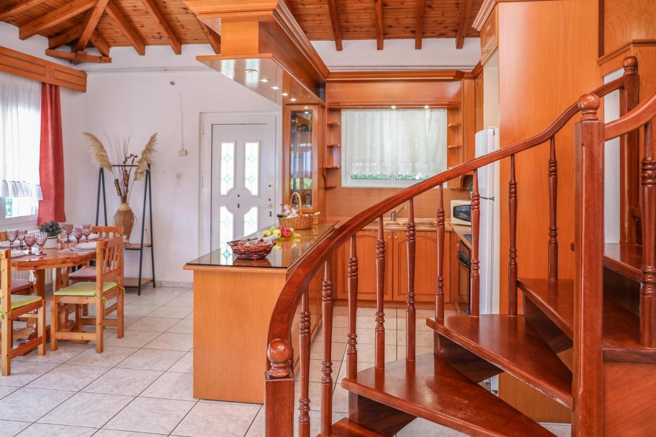 Villa Mitzelos Moni Evaggelistrias Exteriör bild