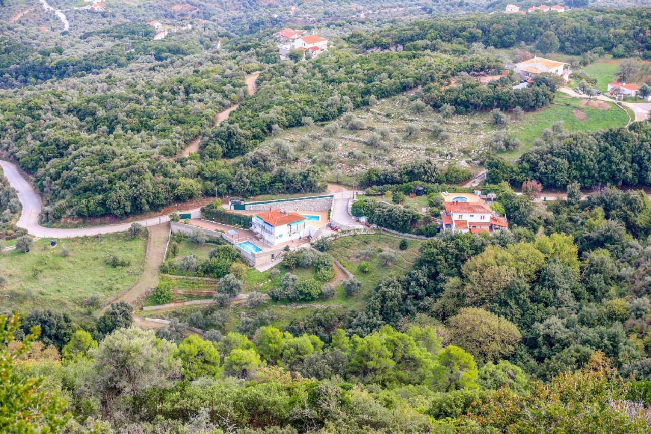 Villa Mitzelos Moni Evaggelistrias Exteriör bild